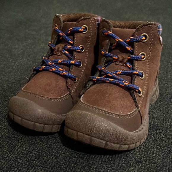 NEW OshKosh B’gosh Brown Size 5 toddler boots - Picture 1 of 6